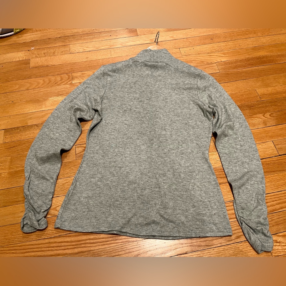 NWT- RW & Co size M, long-sleeve light heather green light sweater. - Picture 8 of 9